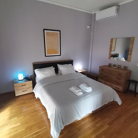 אתונה Penthouse Spacious W Super Wifi & Terrace, 2 Min From Metro מראה חיצוני תמונה