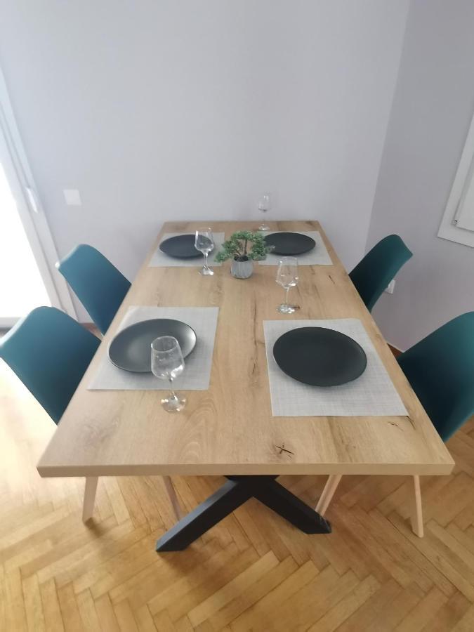 אתונה Penthouse Spacious W Super Wifi & Terrace, 2 Min From Metro מראה חיצוני תמונה