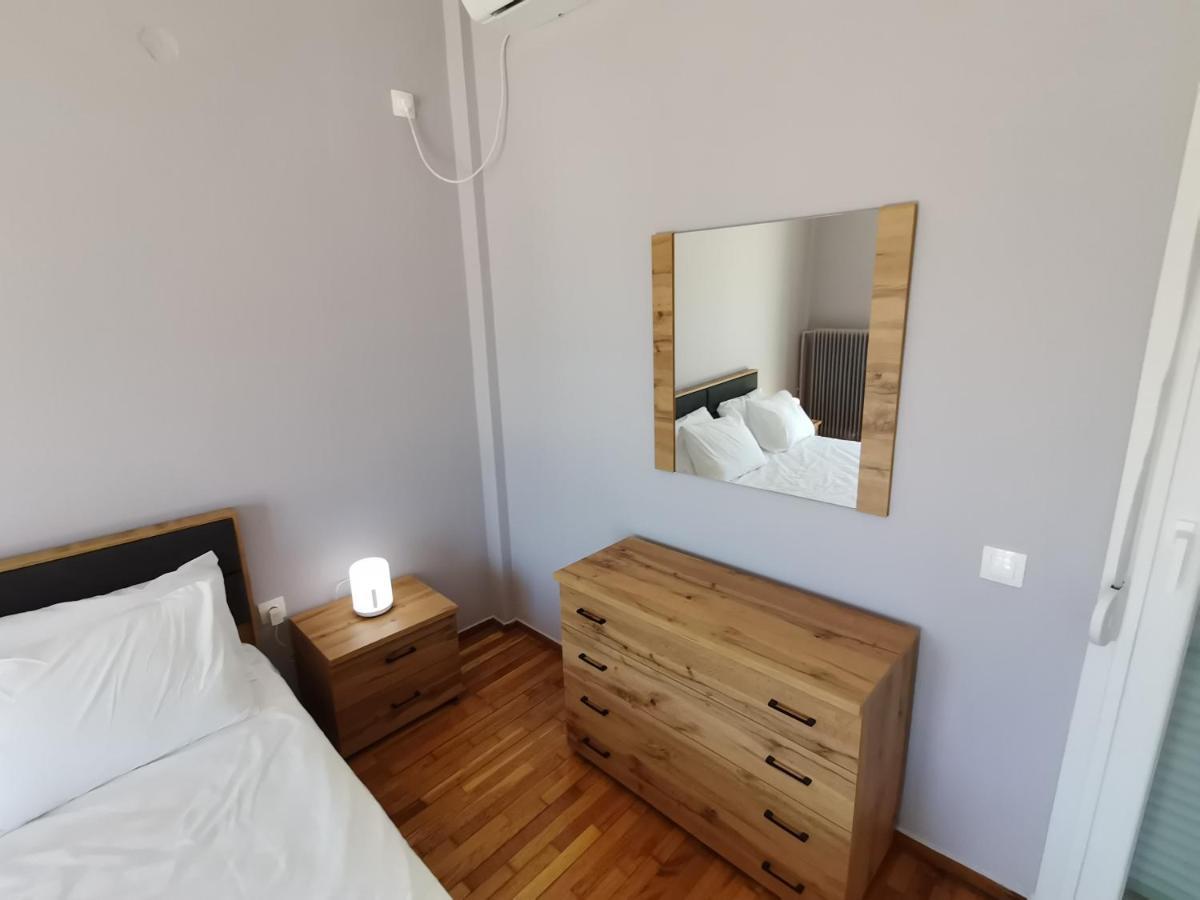 אתונה Penthouse Spacious W Super Wifi & Terrace, 2 Min From Metro מראה חיצוני תמונה