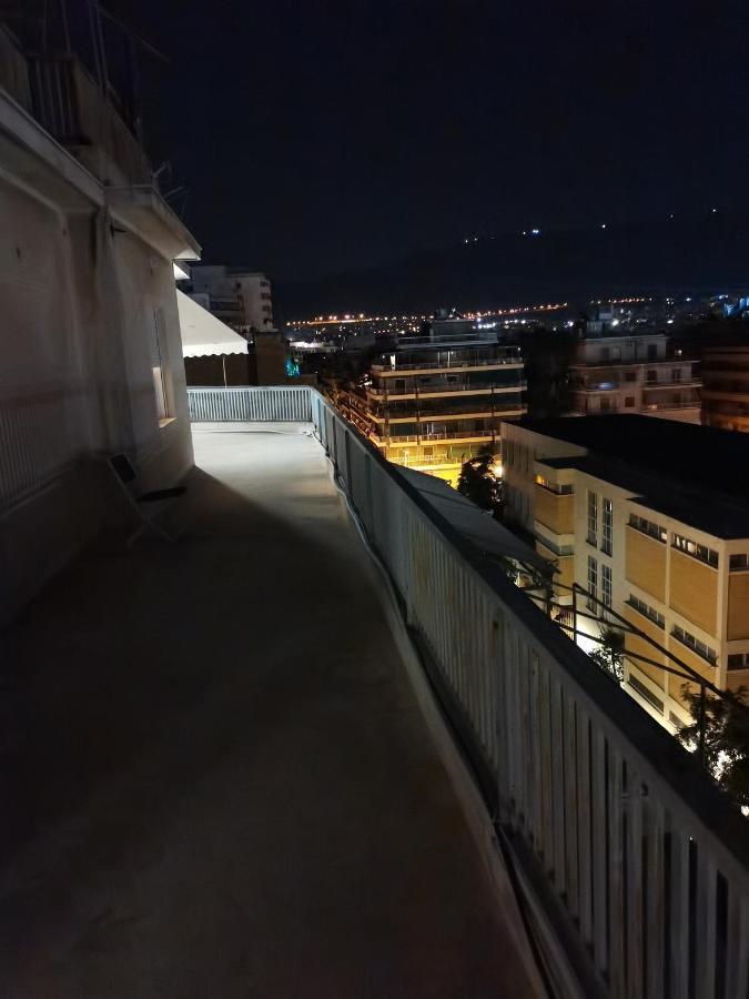 אתונה Penthouse Spacious W Super Wifi & Terrace, 2 Min From Metro מראה חיצוני תמונה