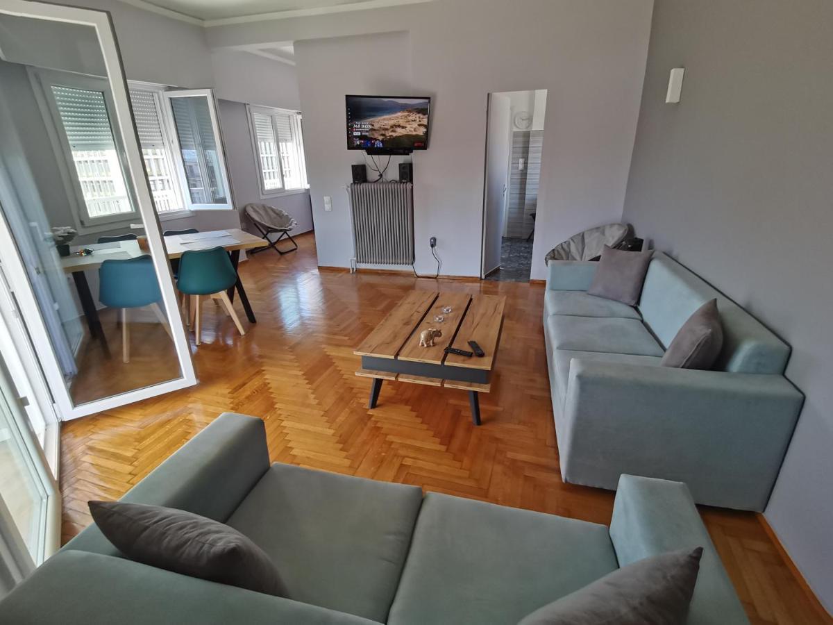 אתונה Penthouse Spacious W Super Wifi & Terrace, 2 Min From Metro מראה חיצוני תמונה